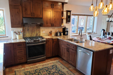 Transitional kitchen photo in Albuquerque