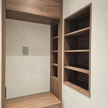 Woodline Flatpanel with Slim-shaker Off-white Kitchen