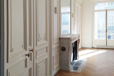 Cette image montre une salle de séjour traditionnelle.