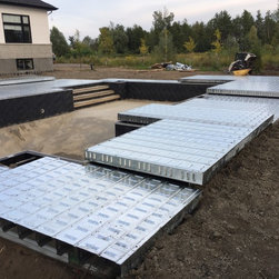 Multi-level Paverdeck Pool - Landscaping Stones And Pavers
