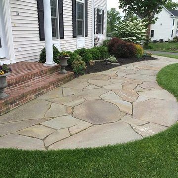 Irregular Mosaic Bluestone Walkway