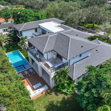 Contemporary Home - 11