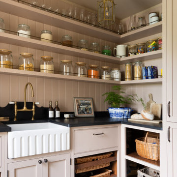 Gustard Wood Painted Shaker Kitchen