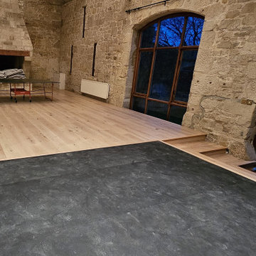 A converted barn in Wiltshire using Woodpecker's Harlech Raw Oak for the floors.