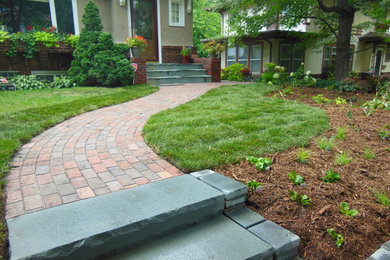 Example of an arts and crafts home design design in Minneapolis