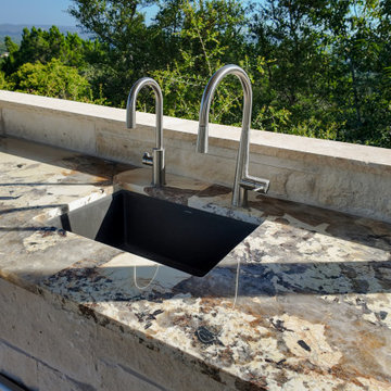 Outdoor Kitchen with Patagonia Quartzite Natru