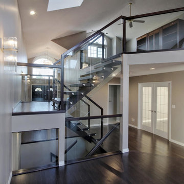 Perchless Mono Stringer with Glass Railing