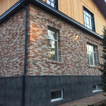 Фасад дома из дореволюционного кирпича