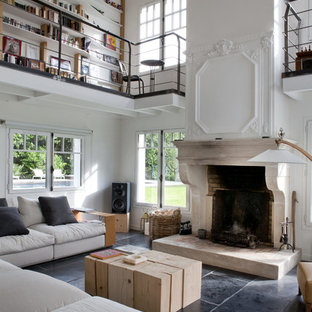 75+ Eklektische Wohnzimmer mit Kaminumrandung aus Stein ...