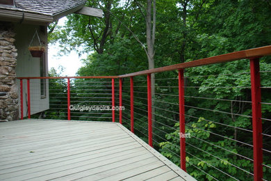 Photo of a contemporary deck in Milwaukee.