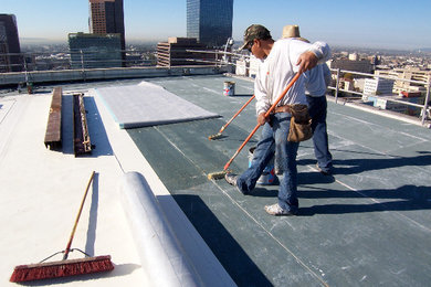 Platinum Triangle, CA: Roofing Contractors