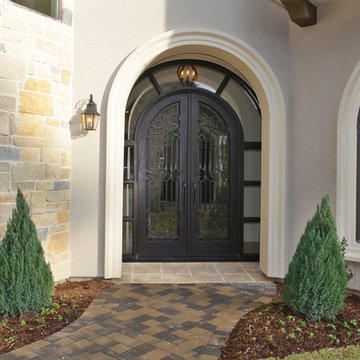 Rustic Tuscan Courtyard