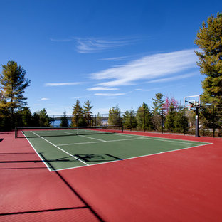 トロントのおしゃれな家の外観の写真