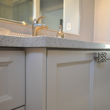 Penny Rounds - New West - Modern Bathroom