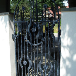 IRON GATE - Home Fencing And Gates