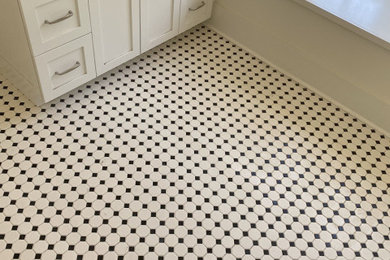 Bathroom - cottage bathroom idea in Jacksonville