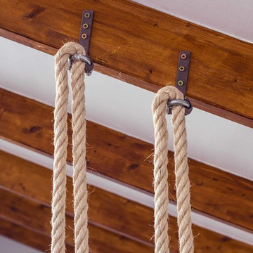 Escalera con cuerda de esparto