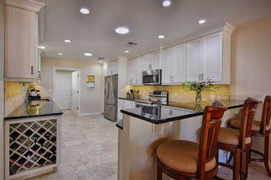 Kitchen - kitchen idea in Phoenix