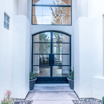 ENTRY / EXTERIOR