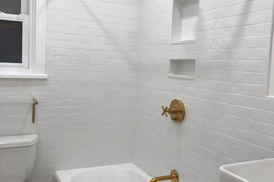 Minimalist bathroom photo in New York