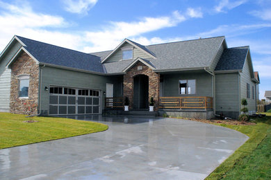 Inspiration for a craftsman porch remodel in Other