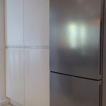 Matt White Handleless Kitchen - Buckden