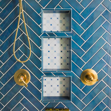 Built-In Shower Niche With Double Shower Heads