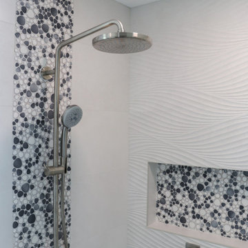 Open Layout Main Bathroom