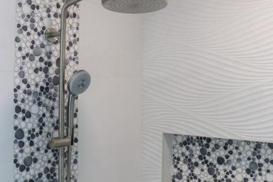 Bathroom - bathroom idea in Orlando