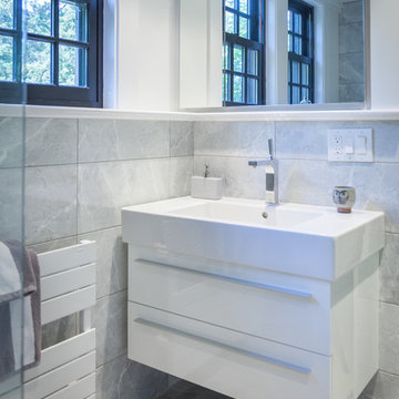 Big Bathroom in a Tiny Space
