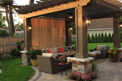 Traditional patio in Chicago.