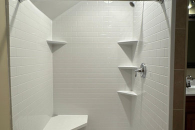 Example of a bathroom design in Louisville
