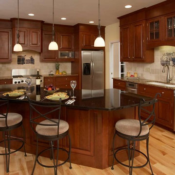 Hooksett Kitchen for Entertaining