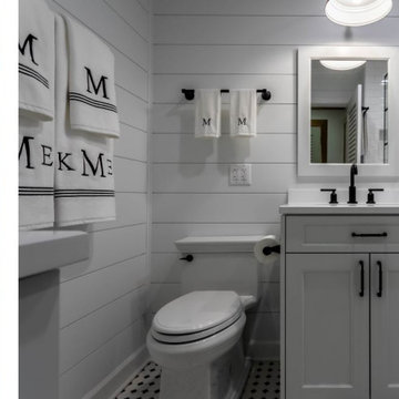 Black & White Bathroom