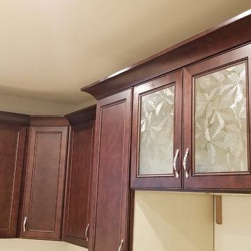 York White and Chocolate Kitchen