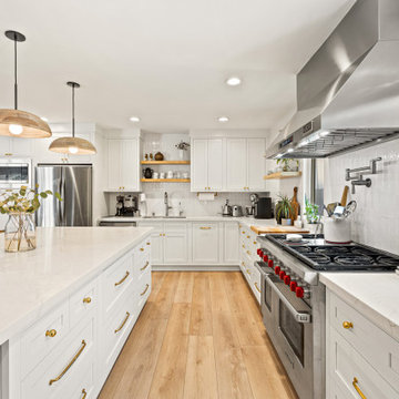 Modern Kitchen with Natural Wood Elements