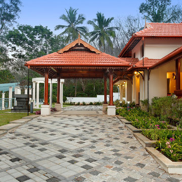 Traditional Bungalow In Kozhikode / Calicut