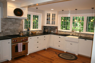 Elegant kitchen photo in Bridgeport