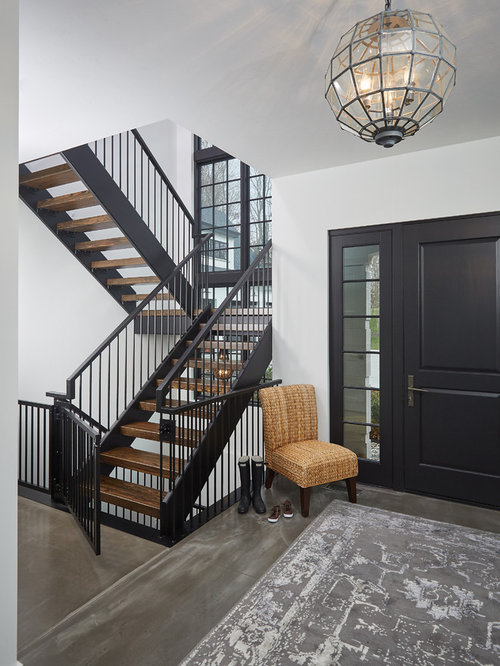 Klassischer Eingang mit Betonboden Ideen, Design & Bilder | Houzz