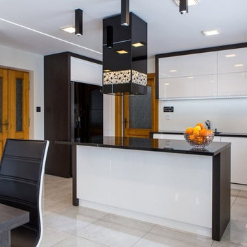 Modern Kitchen White High Gloss Cabinetry