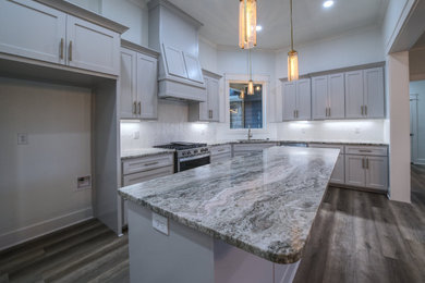 Kitchen - kitchen idea in Austin