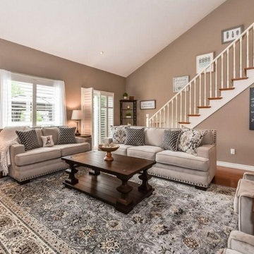 Traditional Living Room