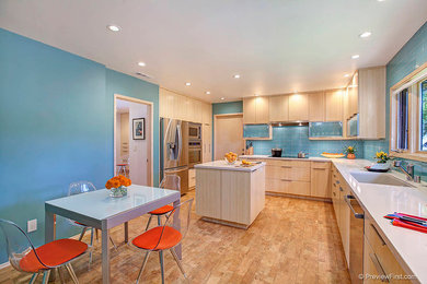 Trendy kitchen photo in San Diego