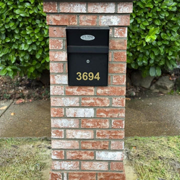 Brick walls-pillars-fireplaces-Mailbox
