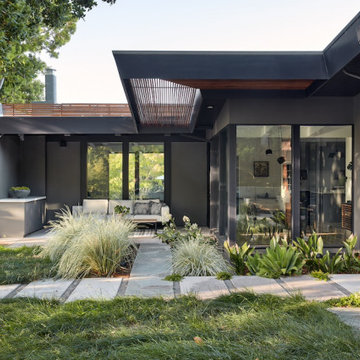 Sports Enthusiasts’ Hideaway by Klopf Architecture