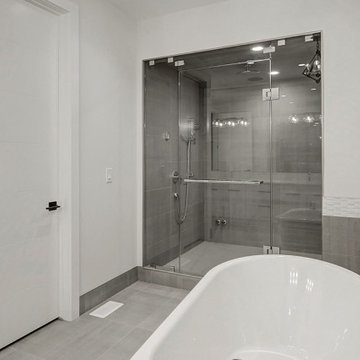 2627 Lionel Cres