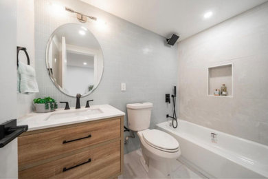 Minimalist bathroom photo in San Francisco