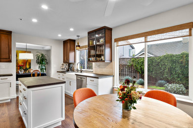 Example of a 1950s kitchen design in San Francisco