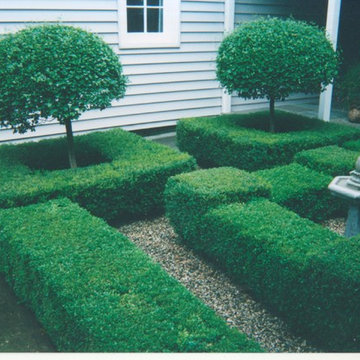 Landscaped Entryways & Adjacent Gardens