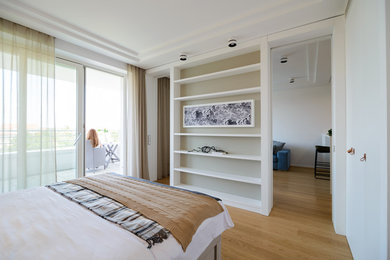 Contemporary bedroom in Tel Aviv.